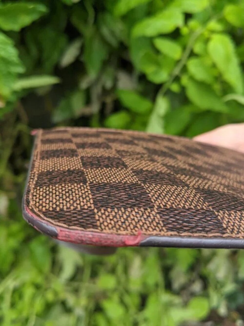 LOUIS VUITTON Neverfull Damier Ebene's Pouch - Picture 7 of 10